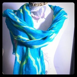 🌹🌹🌹Ann Taylor 78” scarf. Beautiful colors.